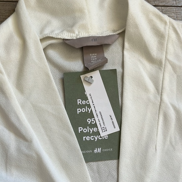 NWTs White, Sustainable Blouse, size medium - Picture 3 of 12